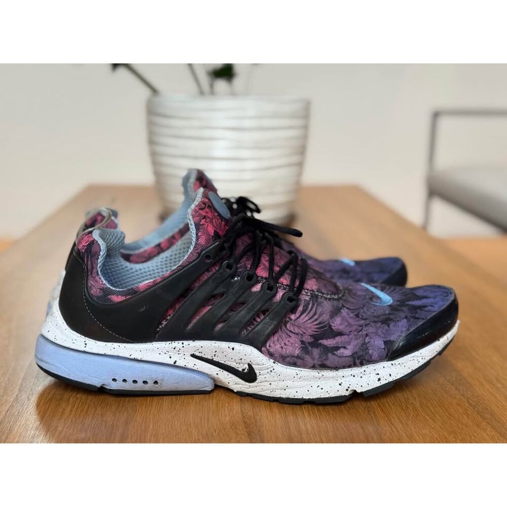 Nike Men’s Shoes Size Large